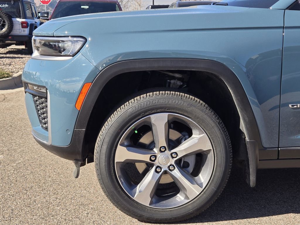 New 2026 Jeep Grand Cherokee Limited w/ Luxury Tech Group II AWD/4WD image 6