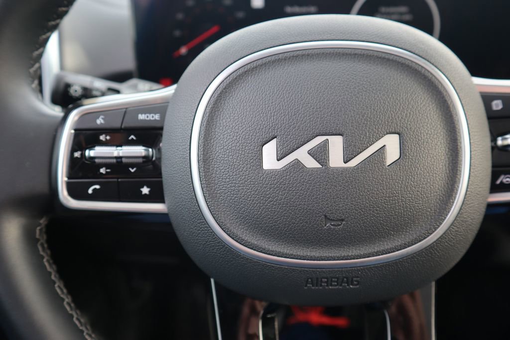 Used 2025 Kia Sorento SX image 22