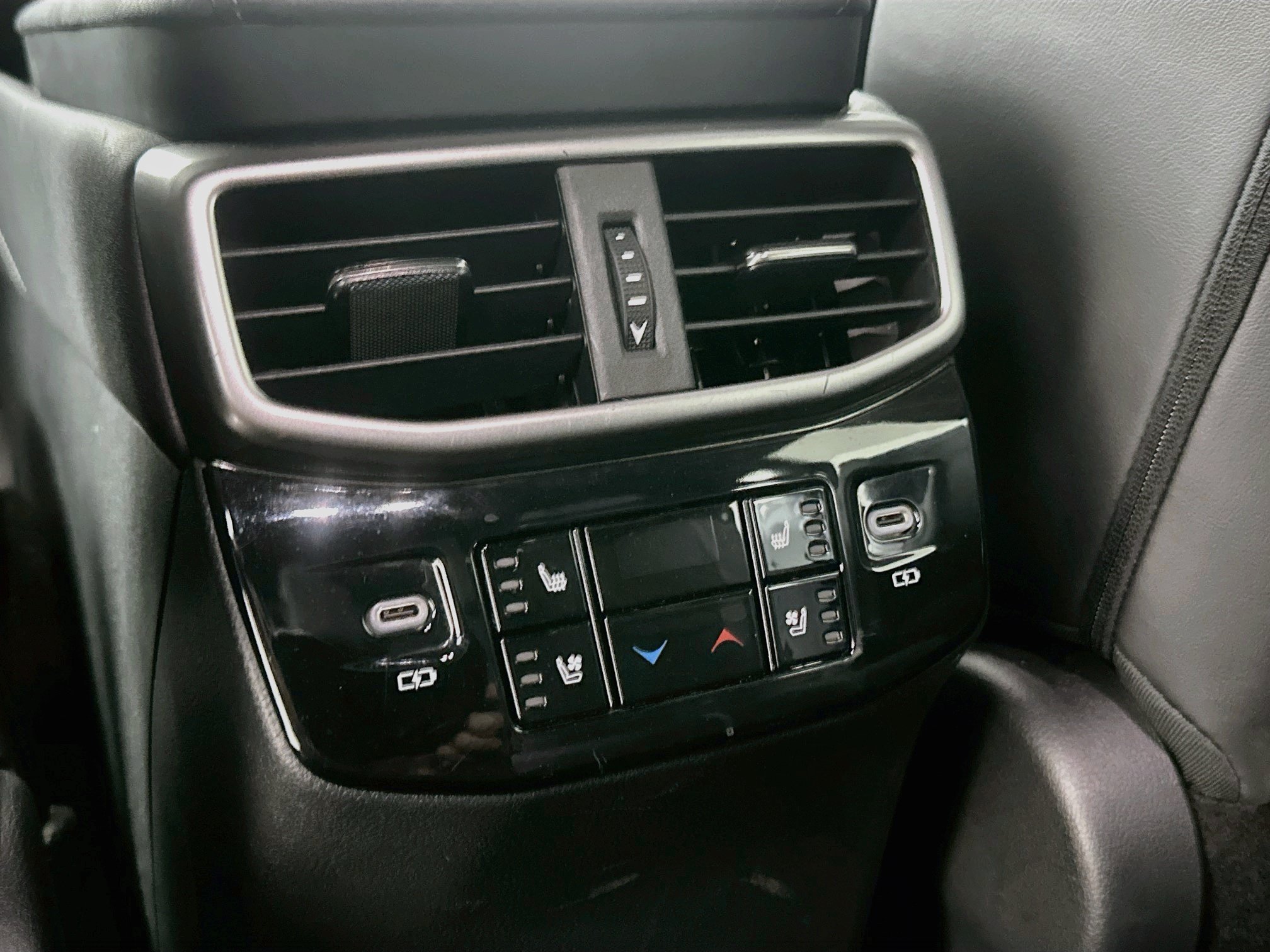 Used 2023 Lexus RX 350 Premium Plus w/ Cold Area Package AWD/4WD image 27
