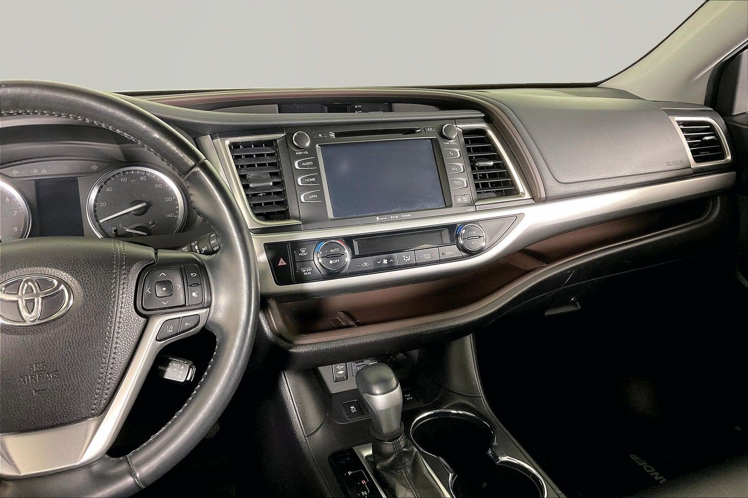 Used 2019 Toyota Highlander XLE AWD/4WD image 9