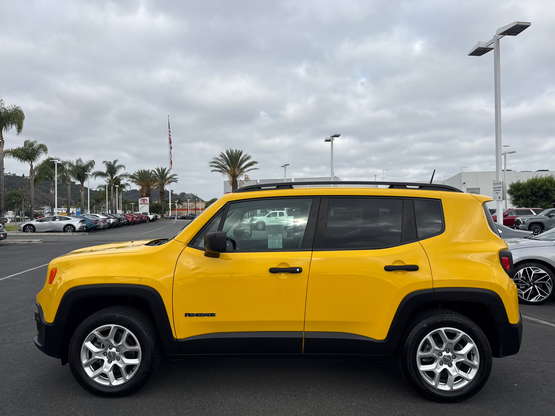 Used 2018 Jeep Renegade Sport w/ Power & Air Group AWD/4WD image 4