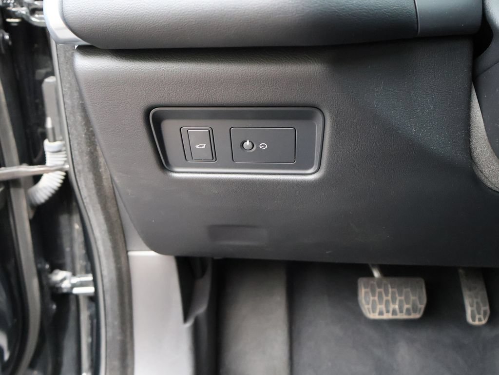Used 2023 Jaguar F-PACE S AWD/4WD image 36