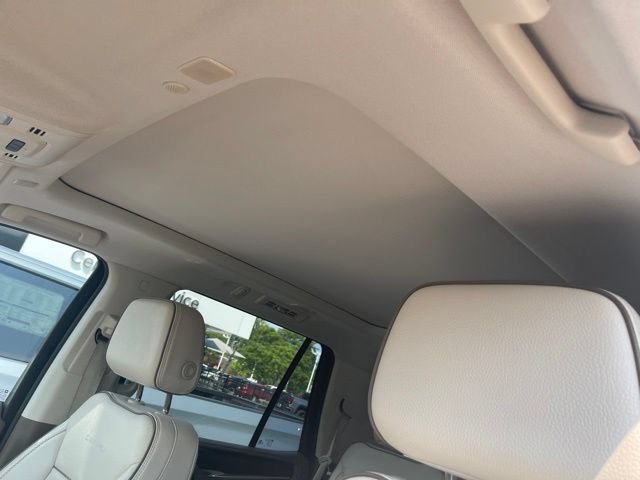 Used 2023 GMC Yukon Denali AWD/4WD image 7