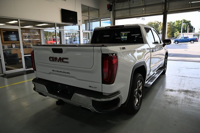 Used 2022 GMC Sierra 1500 SLT w/ SLT Convenience Package image 5