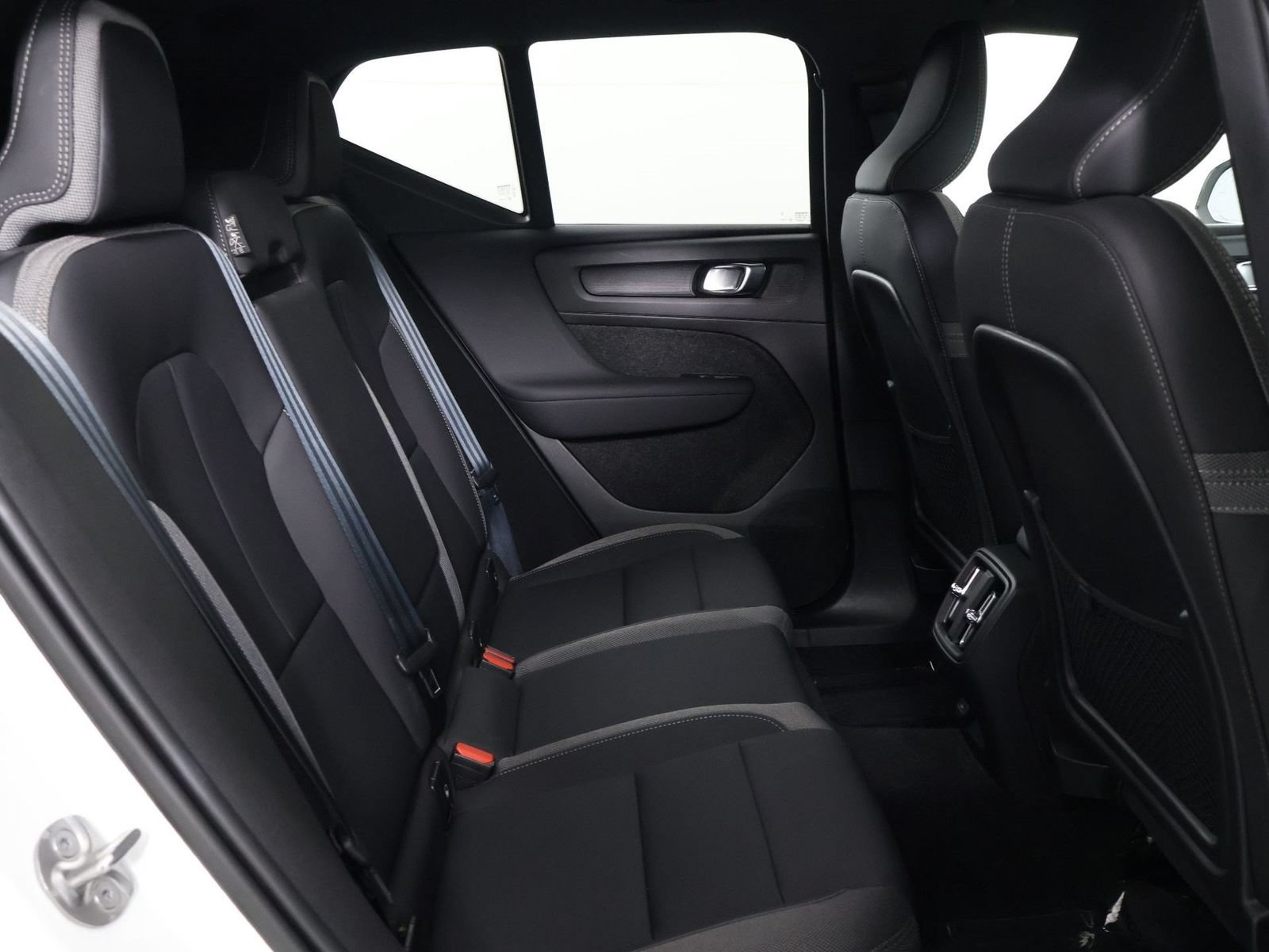 Used 2023 Volvo XC40 Recharge Core AWD/4WD image 28