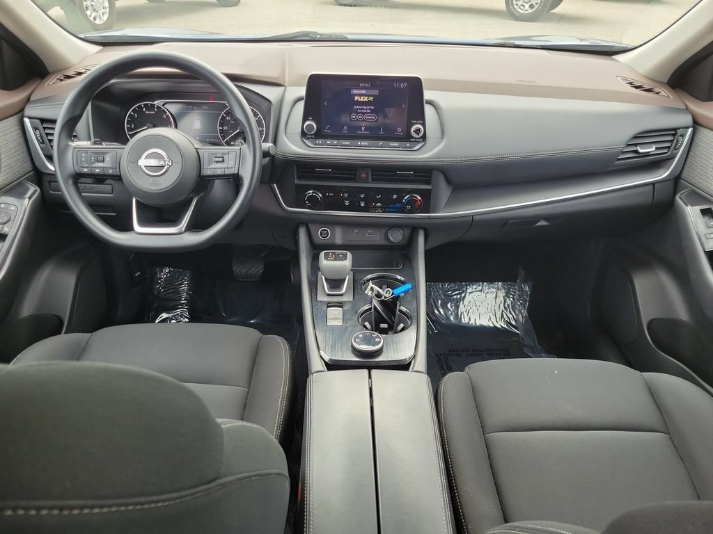 Used 2023 Nissan Rogue S AWD/4WD image 10
