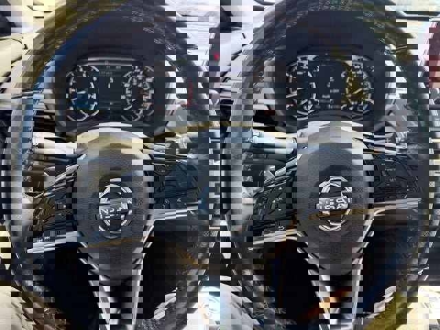 Used 2024 Nissan Altima 2.5 SR FWD image 16