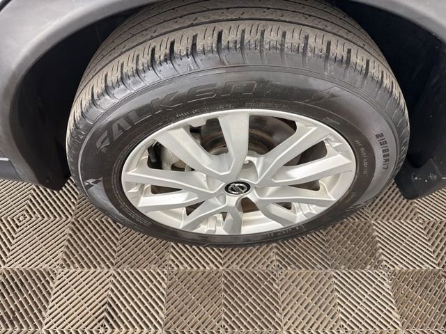 Used 2021 Nissan Rogue Sport SV image 28