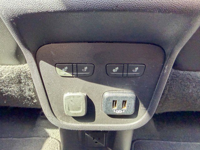 Used 2018 Chevrolet Equinox Premier FWD image 12