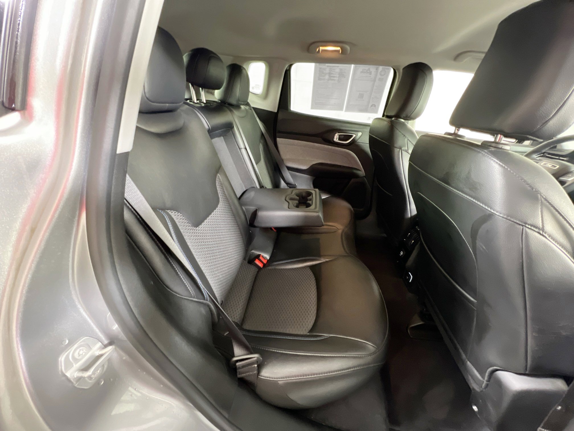 Used 2022 Jeep Compass Latitude image 24