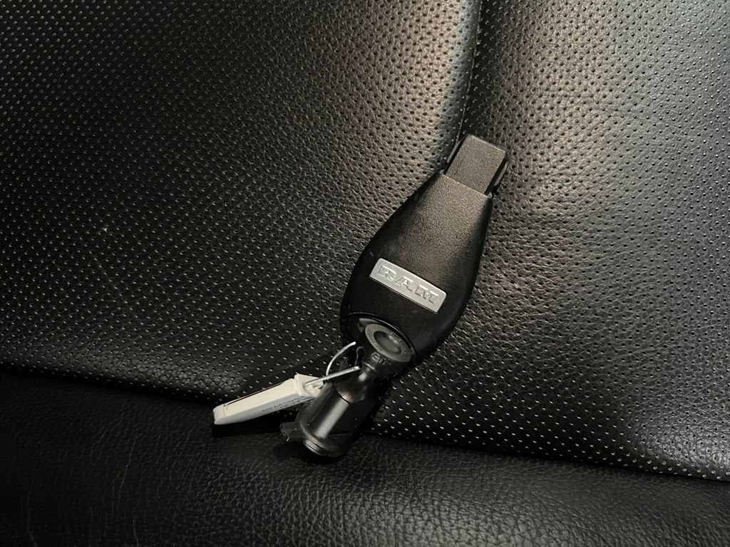Used 2014 RAM 1500 Laramie AWD/4WD image 46