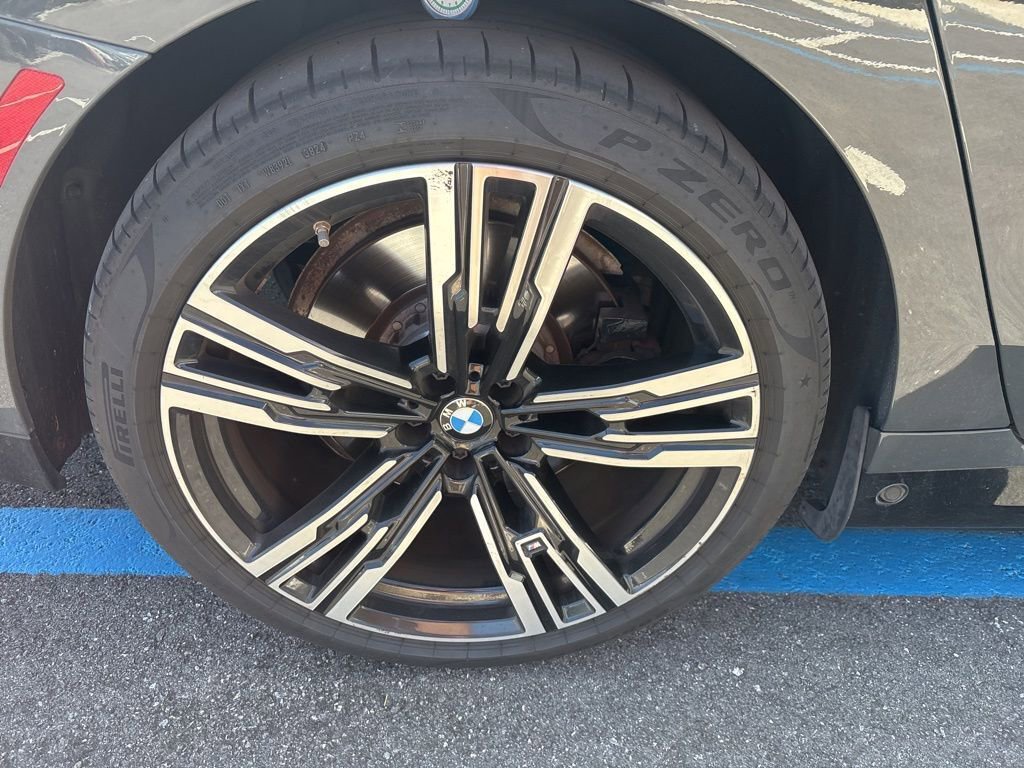 Used 2023 BMW i7 xDrive60 AWD/4WD image 11