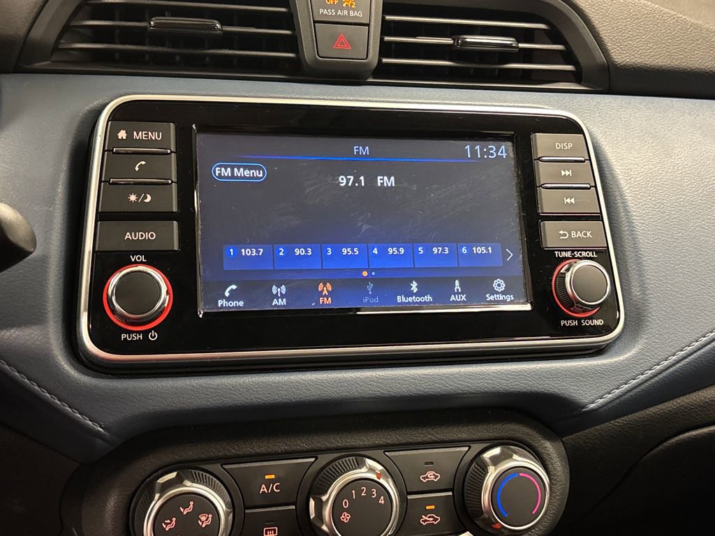 Used 2025 Nissan Versa SV FWD image 35