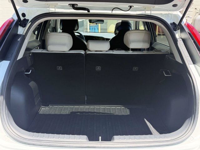 Used 2023 Kia Niro EX Touring FWD image 11