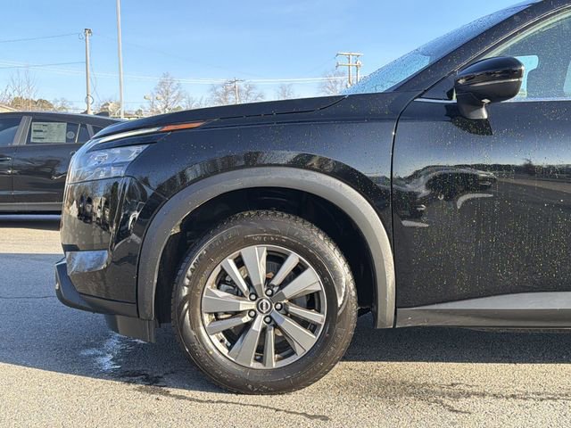 Used 2024 Nissan Pathfinder SV image 6