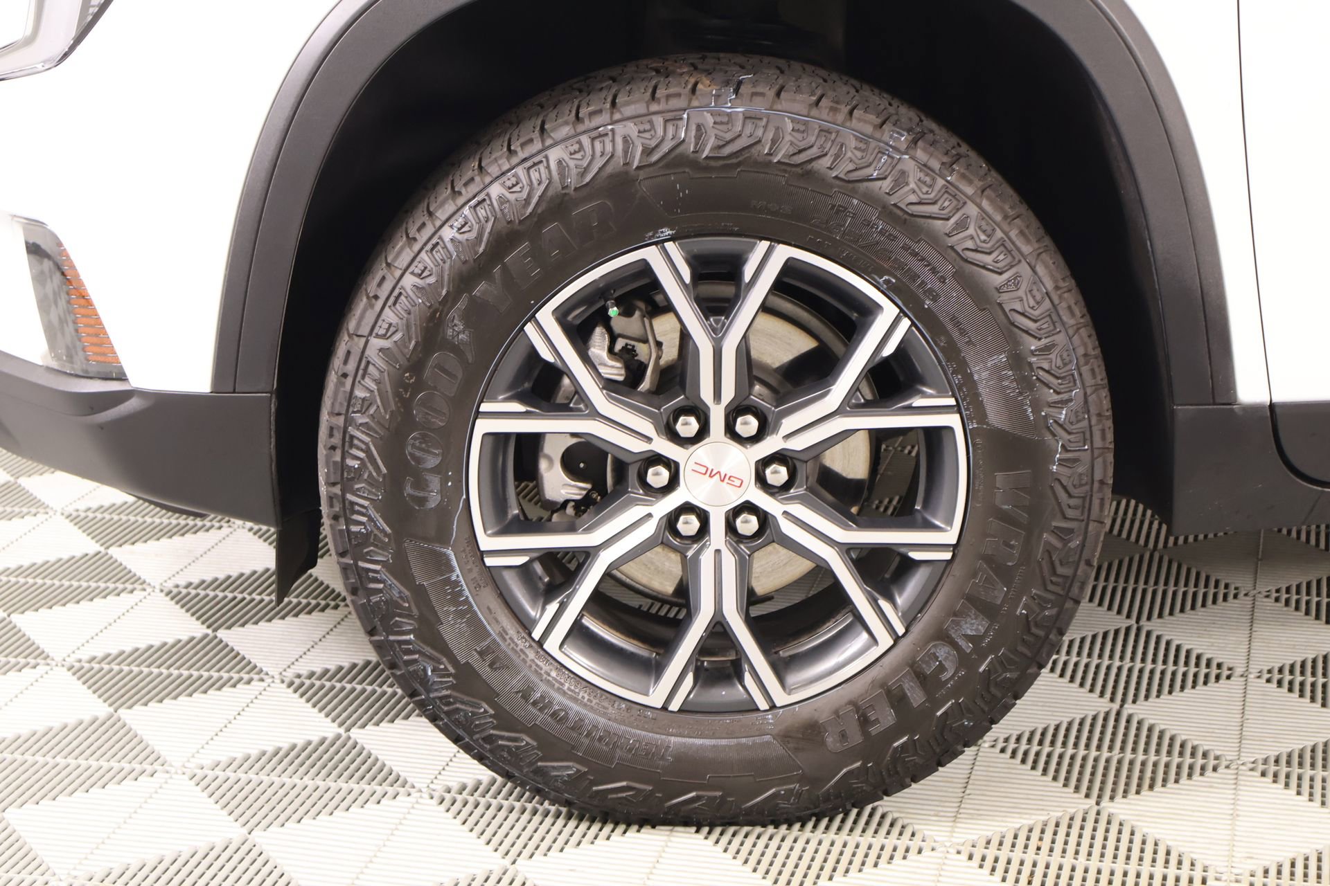 Used 2026 GMC Acadia AT4 w/ Luxury Package AWD/4WD image 21