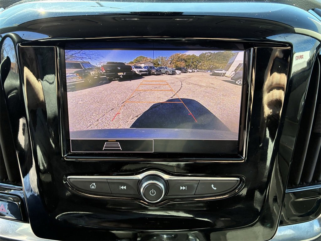 Used 2021 Chevrolet Traverse LS image 26