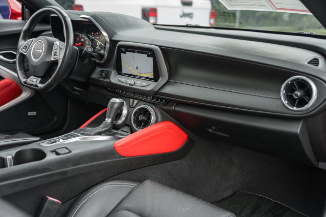 Used 2018 Chevrolet Camaro SS RWD image 29