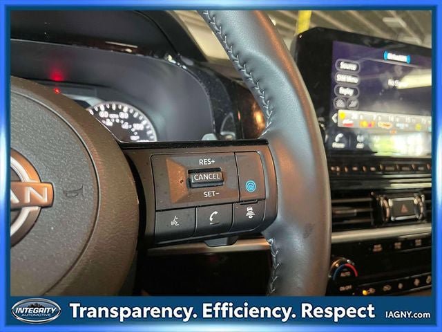 Used 2025 Nissan Pathfinder SL AWD/4WD image 25