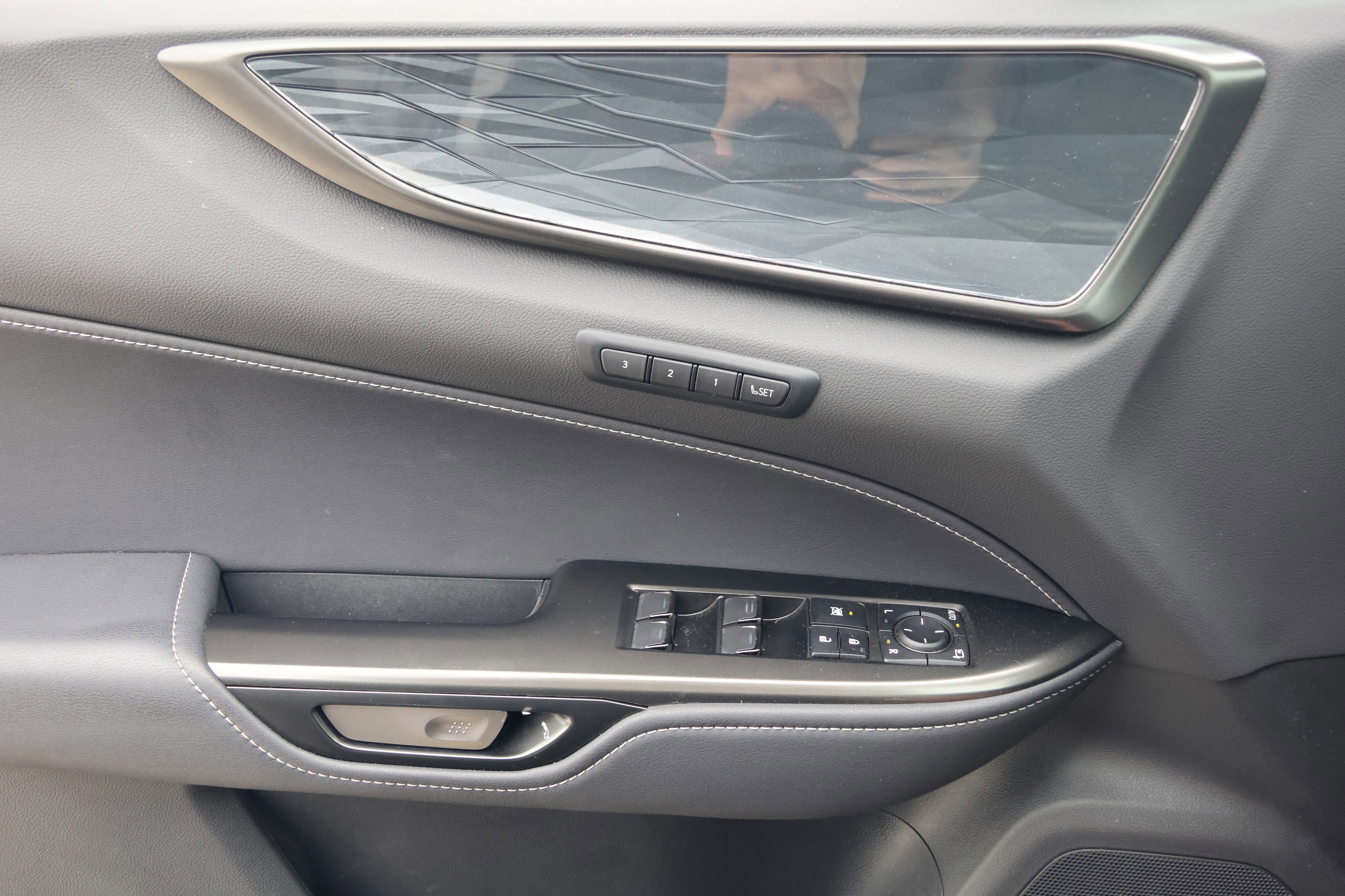 Certified 2025 Lexus NX 250 FWD w/ Accessory Package (2T) image 12