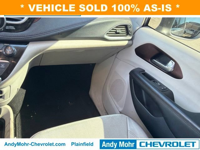 Used 2017 Chrysler Pacifica Limited w/ UConnect Theater Package FWD image 27