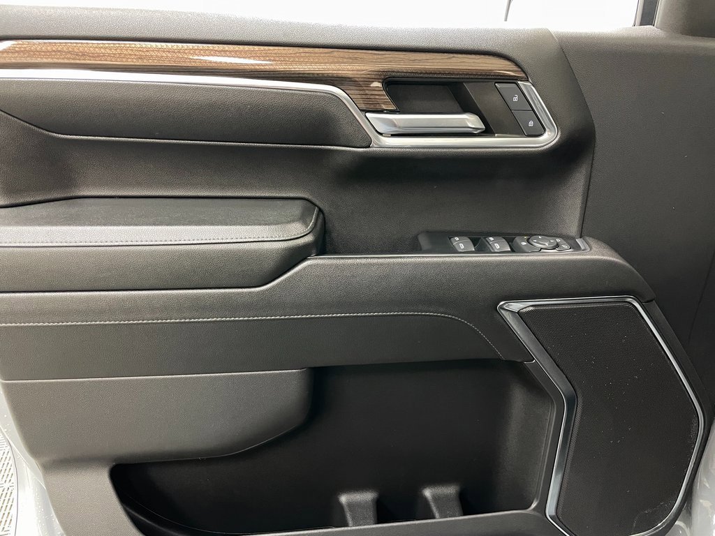 Used 2024 Chevrolet Silverado 1500 LT image 25