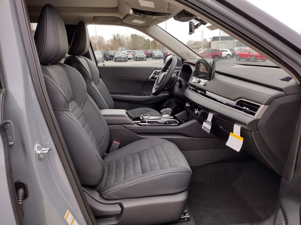 New 2026 Mitsubishi Outlander Trail Edition image 11