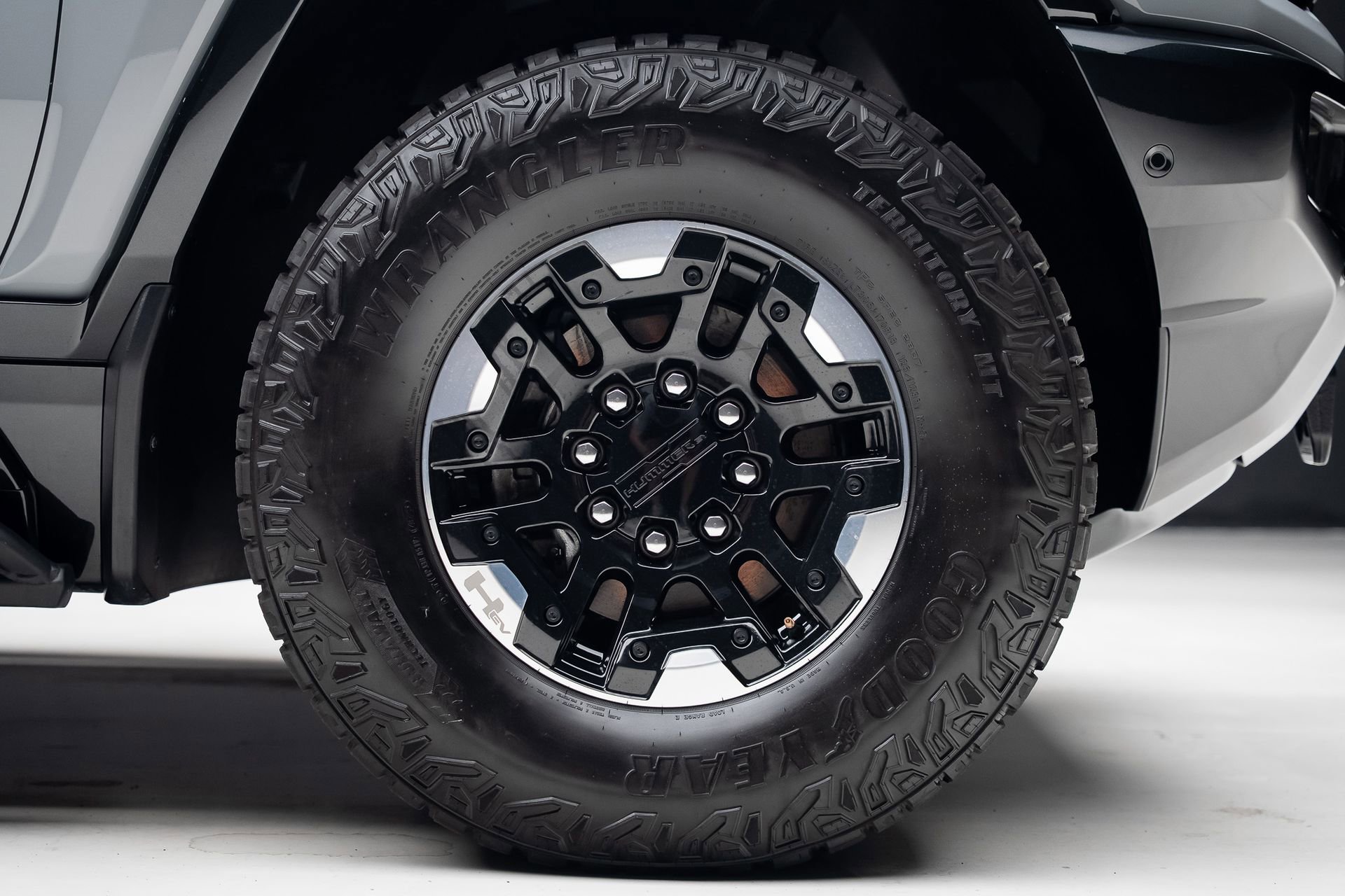 Used 2024 GMC Hummer EV 3X w/ Extreme Off-Road Package image 40