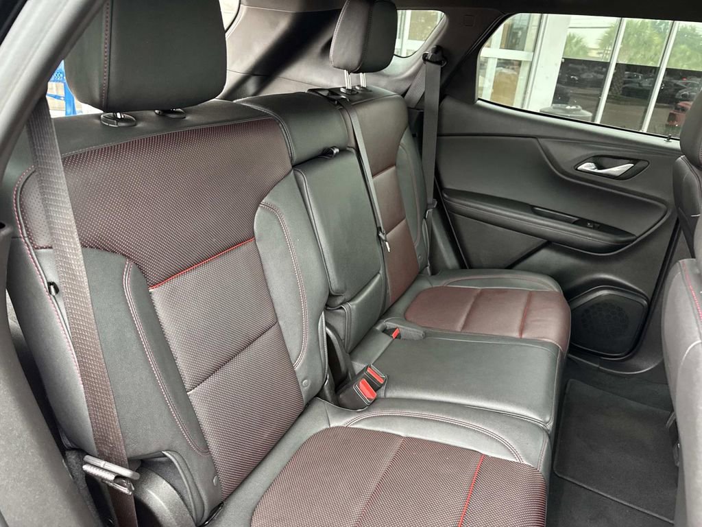 Certified 2025 Chevrolet Blazer RS FWD image 10