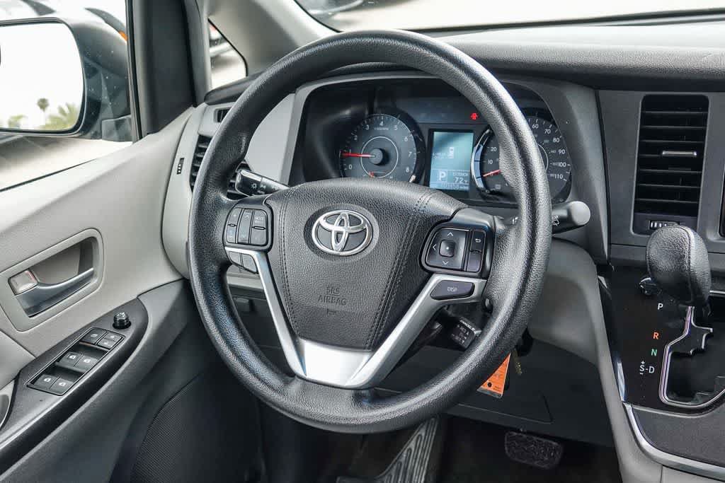 Used 2015 Toyota Sienna LE FWD image 14