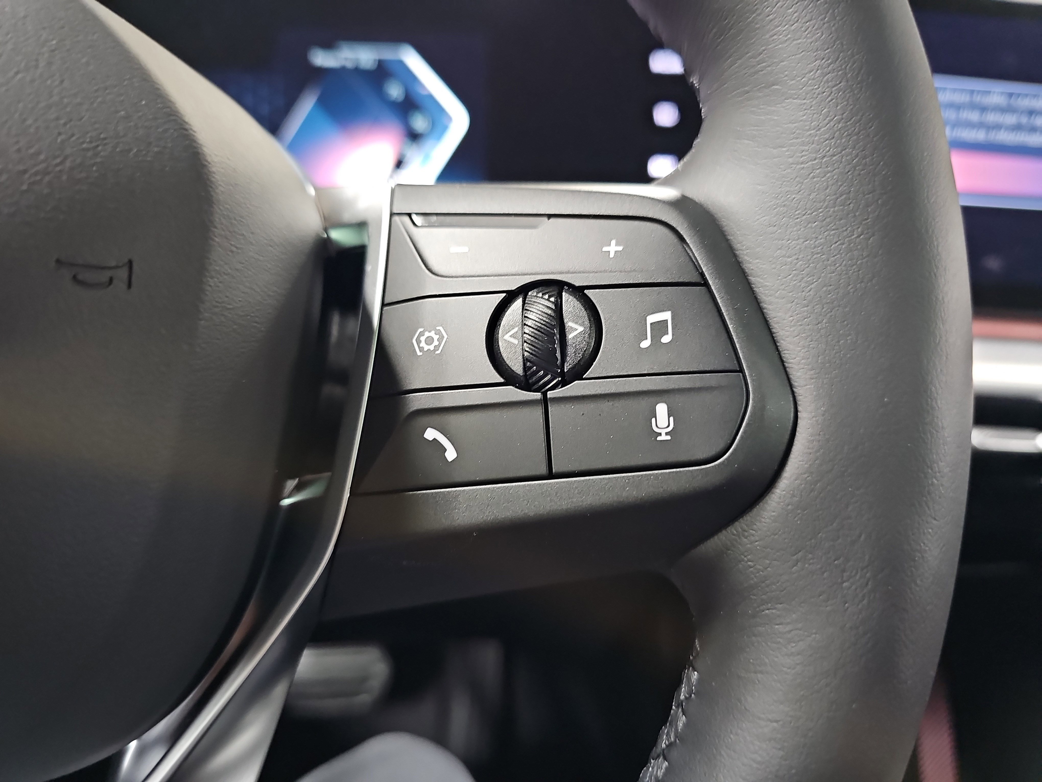 New 2026 BMW X2 xDrive28i w/ Technology Package image 19