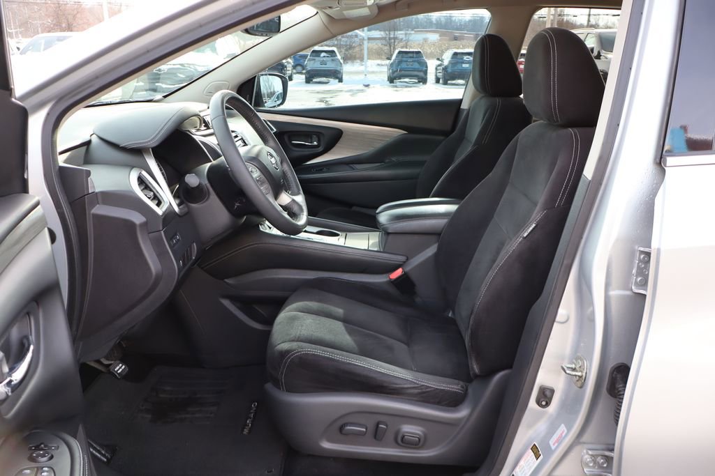 Used 2017 Nissan Murano SV w/ Premium Plus Package image 11