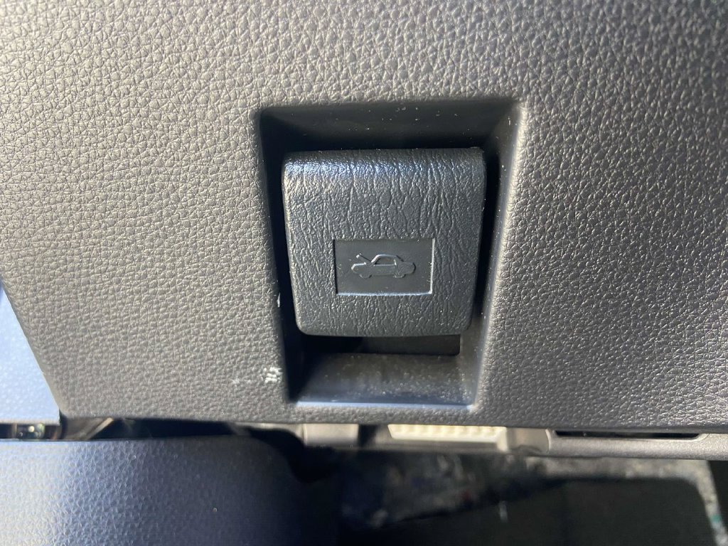 Used 2025 Toyota Corolla FX w/ Convenience Package FWD image 31