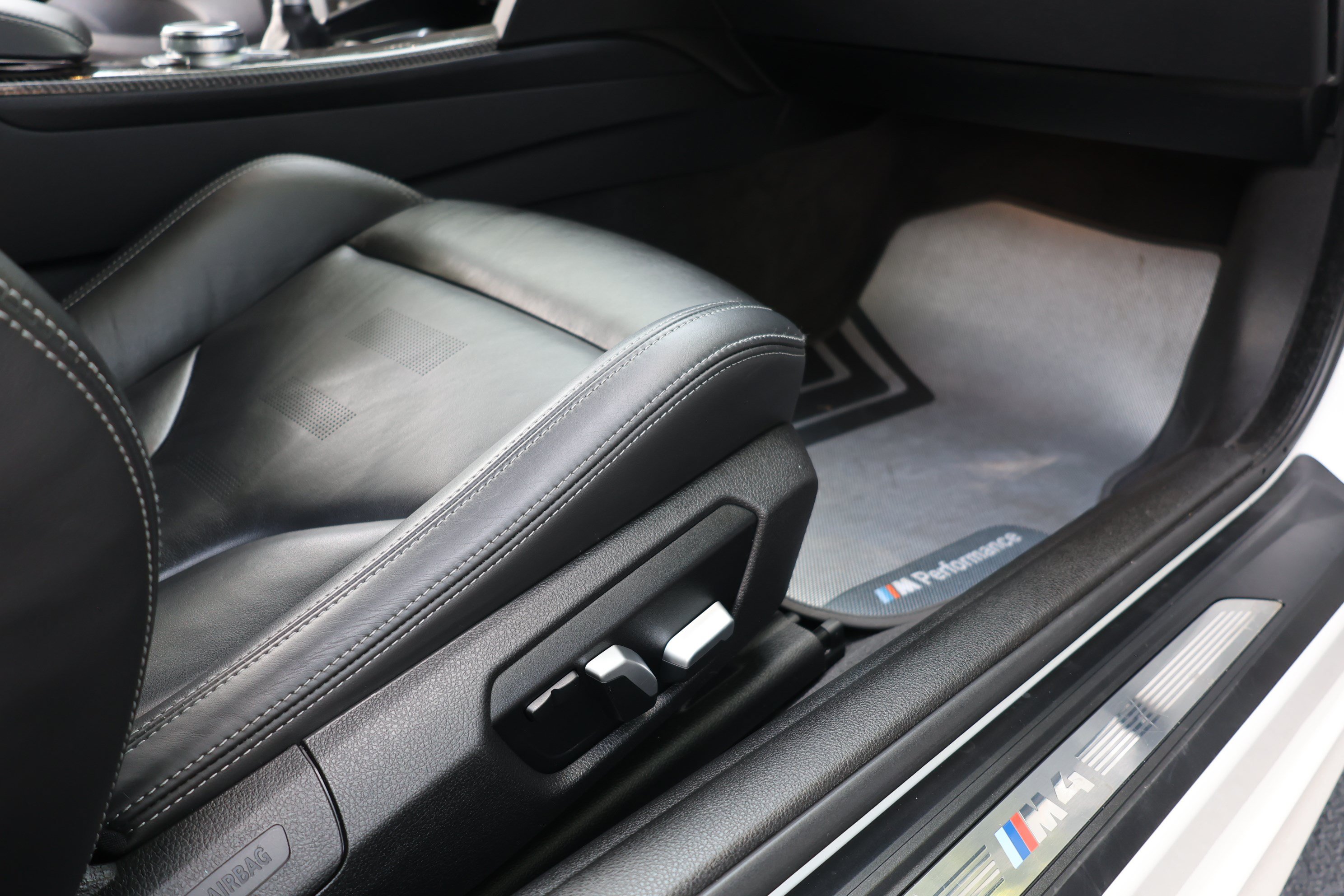 Used 2020 BMW M4 Coupe w/ Competition Package RWD image 24