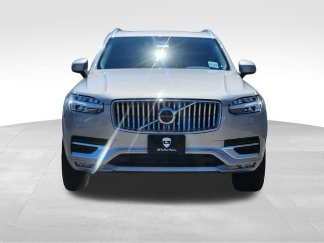 Certified 2025 Volvo XC90 B6 Core w/ Protection Package Premier AWD/4WD image 2