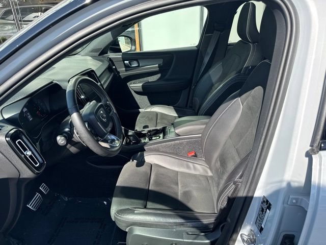 Used 2020 Volvo XC40 T5 R-Design w/ Protection Package AWD/4WD image 20