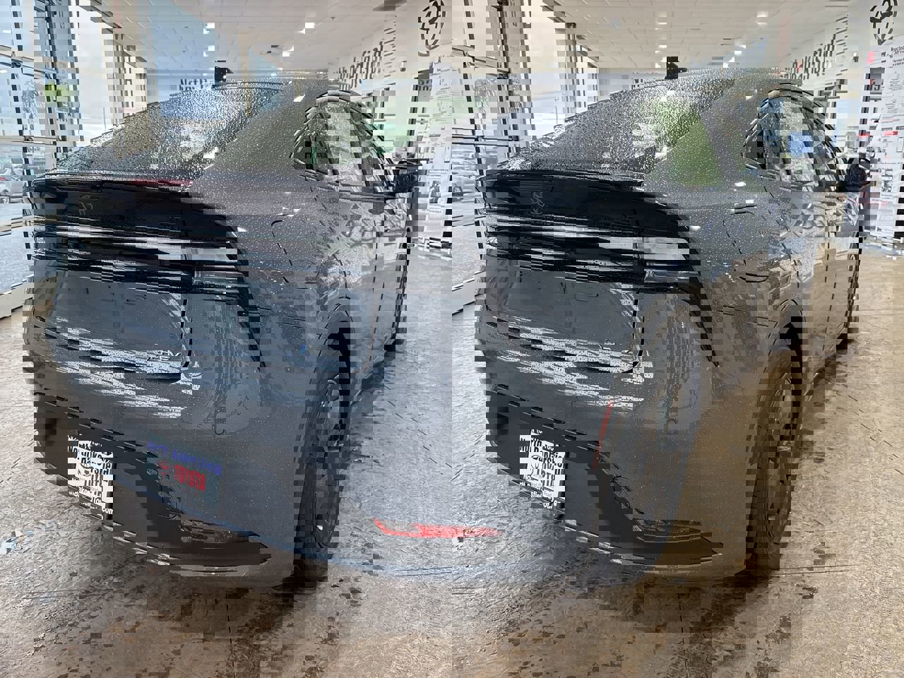 New 2026 Toyota Prius Plug-In Hybrid image 2