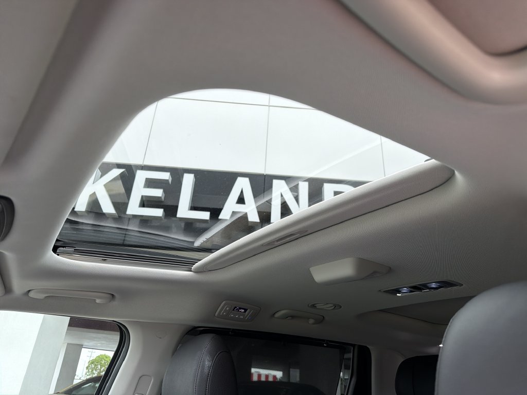 Used 2025 Kia Carnival SX Prestige FWD image 27