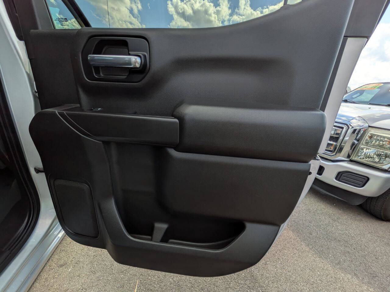 Used 2019 Chevrolet Silverado 1500 Custom w/ Custom Value Package AWD/4WD image 28