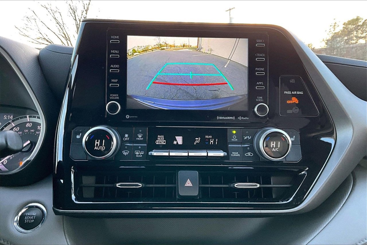 Used 2022 Toyota Highlander XLE image 13