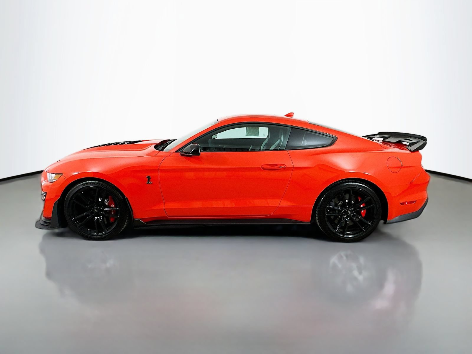 Used 2022 Ford Mustang Shelby GT500 w/ Handling Package RWD image 8