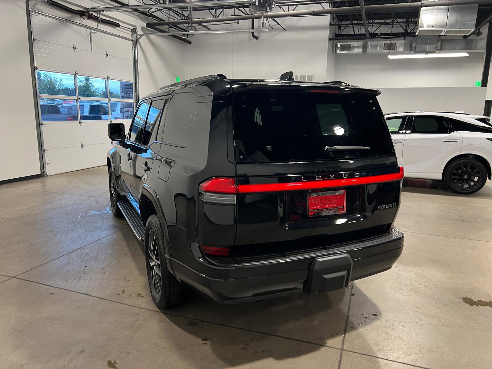 Used 2026 Lexus GX 550 w/ Accessory Package (2T) AWD/4WD image 5