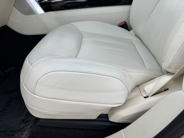 Used 2025 Land Rover Range Rover SE image 15