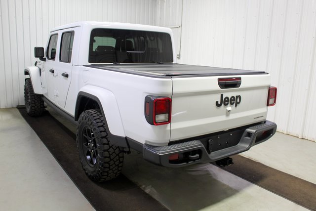 Used 2024 Jeep Gladiator Sport image 4
