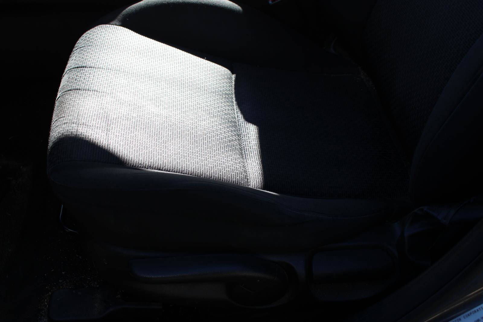 Used 2010 MAZDA MAZDA3 i Touring image 27