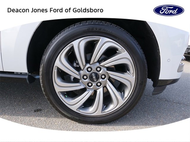 Used 2024 Lincoln Navigator L Reserve image 10