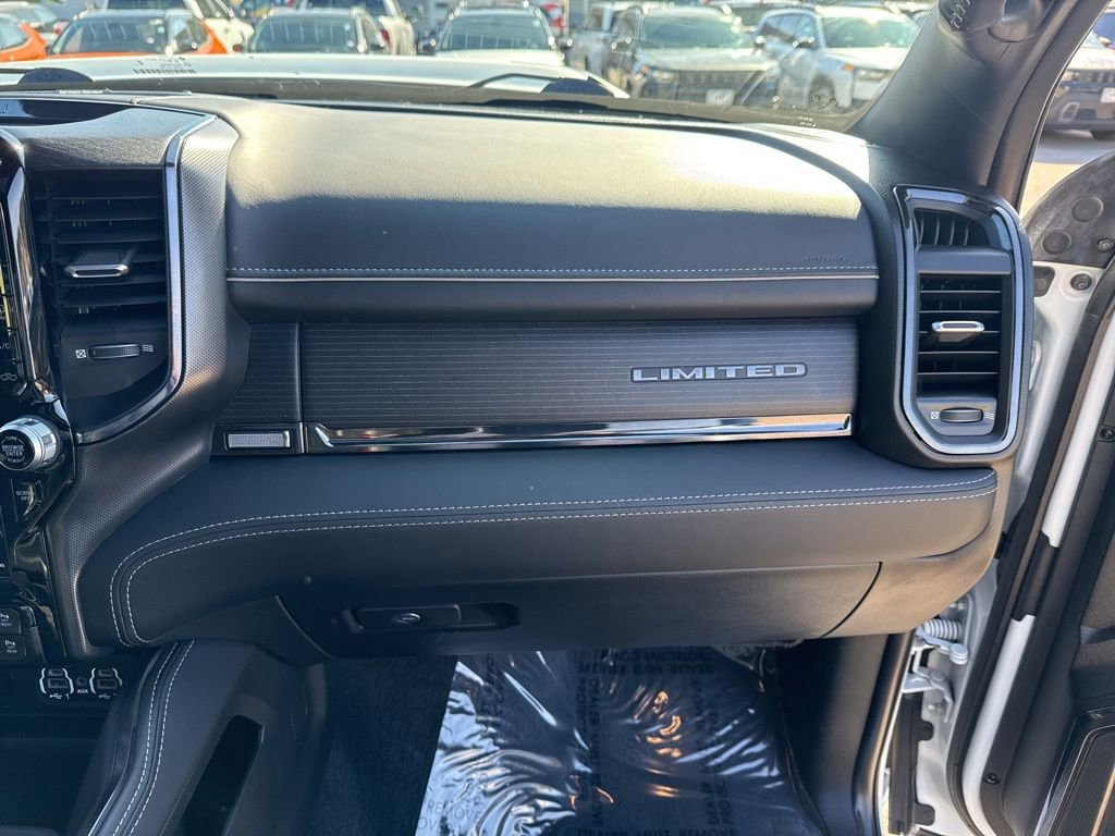 Used 2024 RAM 2500 Limited image 32