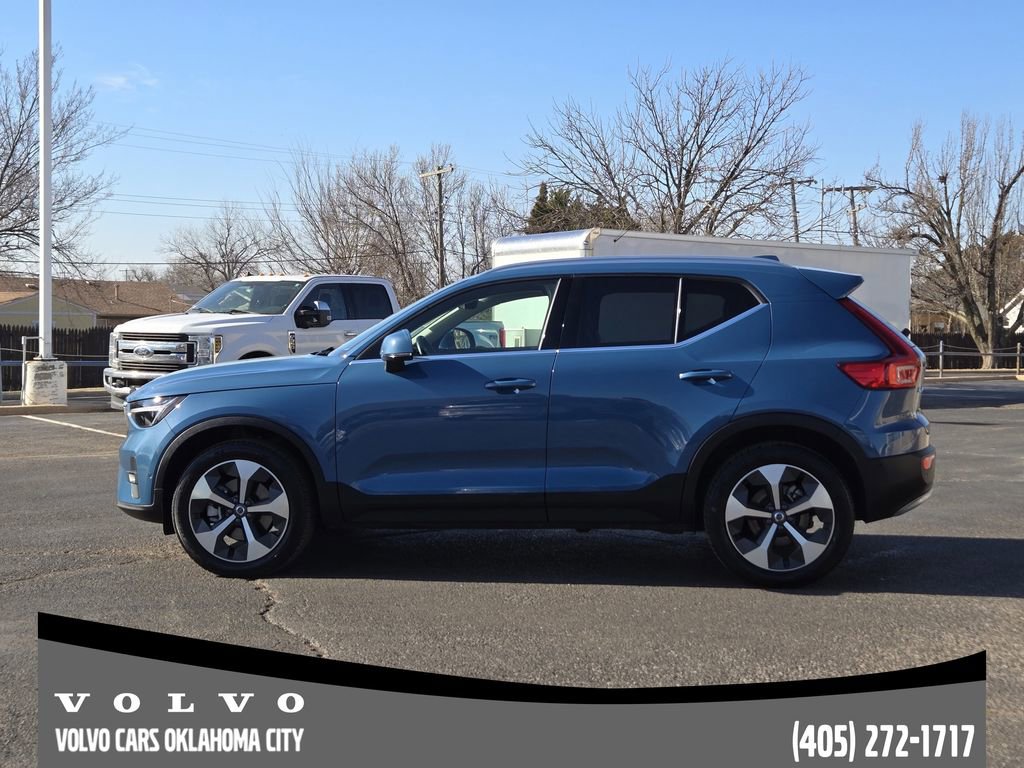 Certified 2025 Volvo XC40 B5 Plus image 3