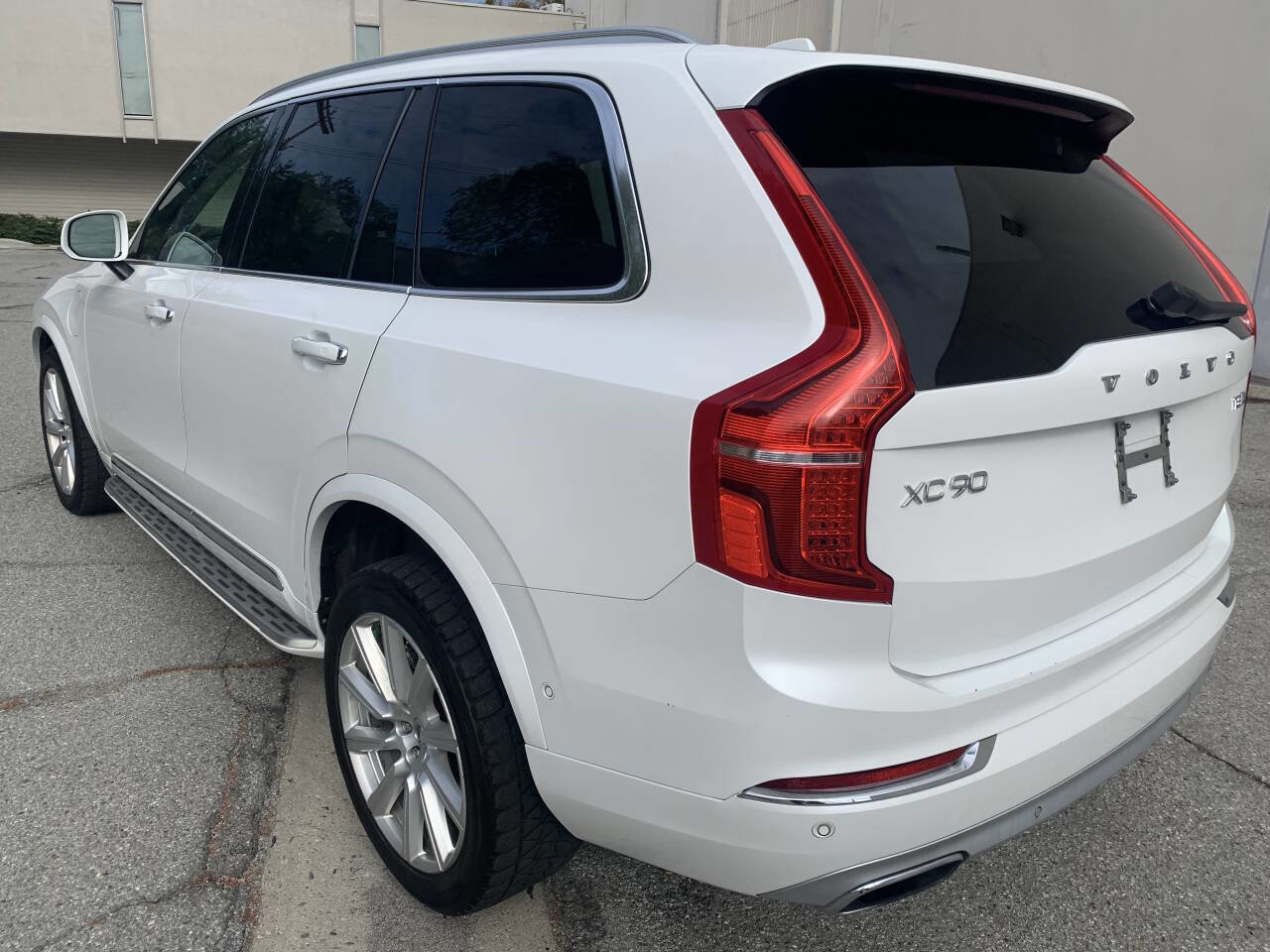 Used 2016 Volvo XC90 T8 Inscription w/ Vision Package AWD/4WD image 17