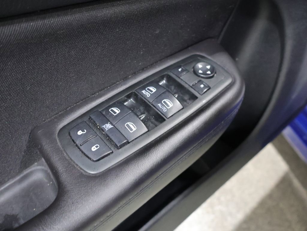 Used 2015 Chrysler 200 Limited w/ Convenience Group image 23